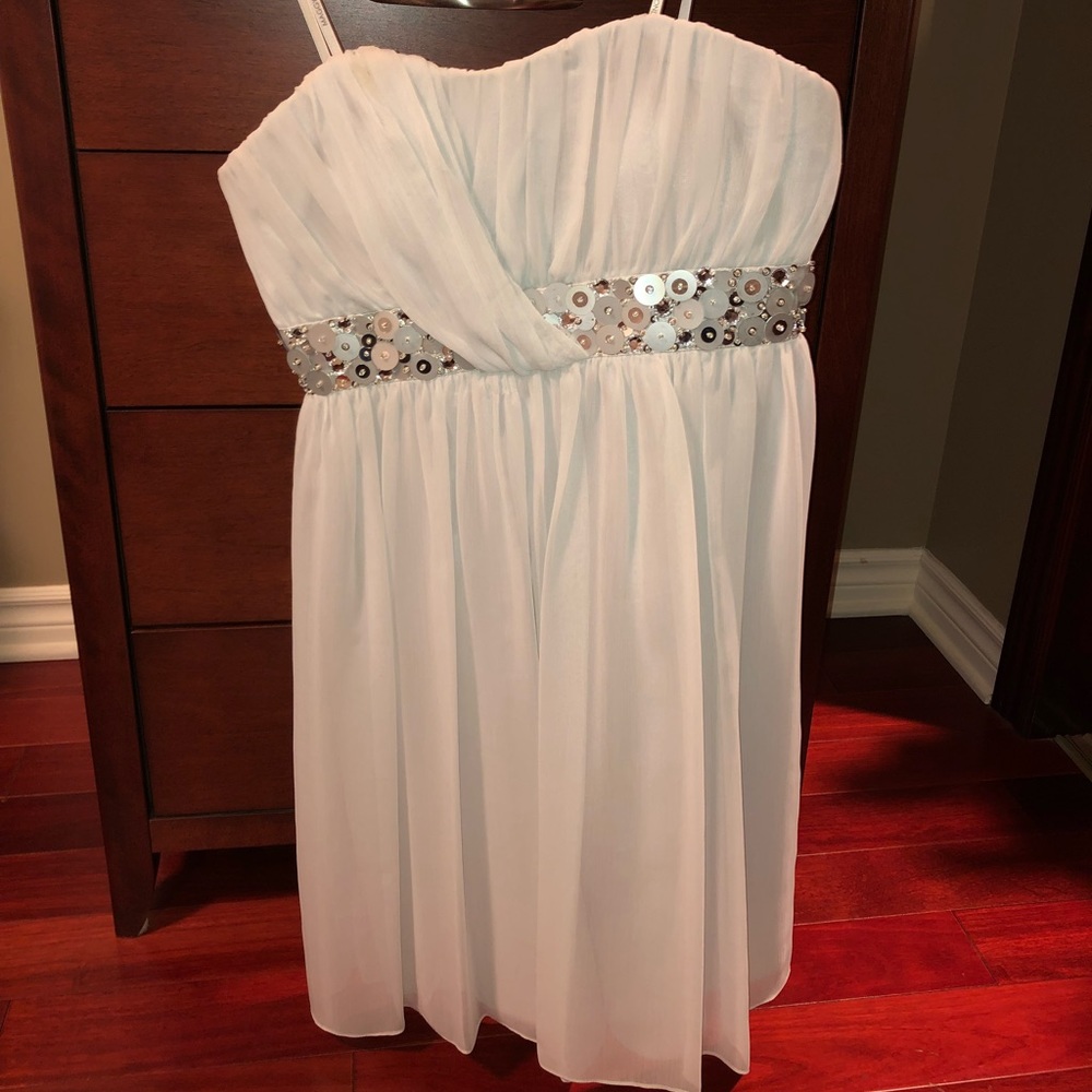 Dress - Picture 2 of 3